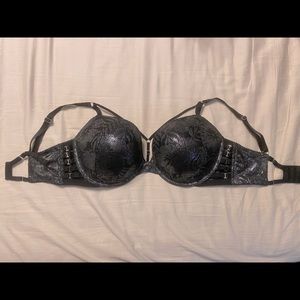36DDD Victoria’s Secret push-up bra